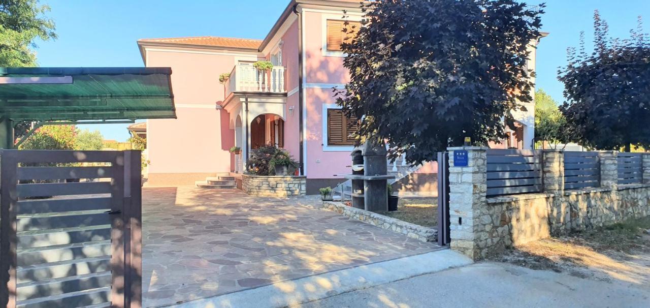 Apartmani Radmila Nova Vas  Exteriör bild