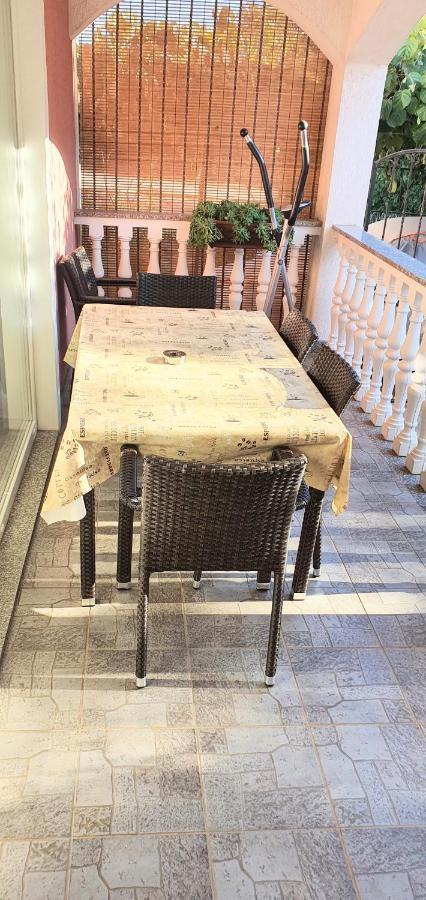 Apartmani Radmila Nova Vas  Exteriör bild