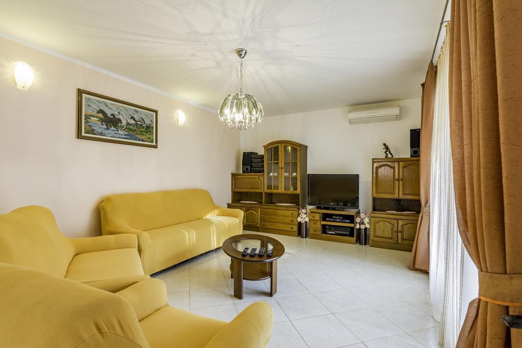Apartmani Radmila Nova Vas  Exteriör bild