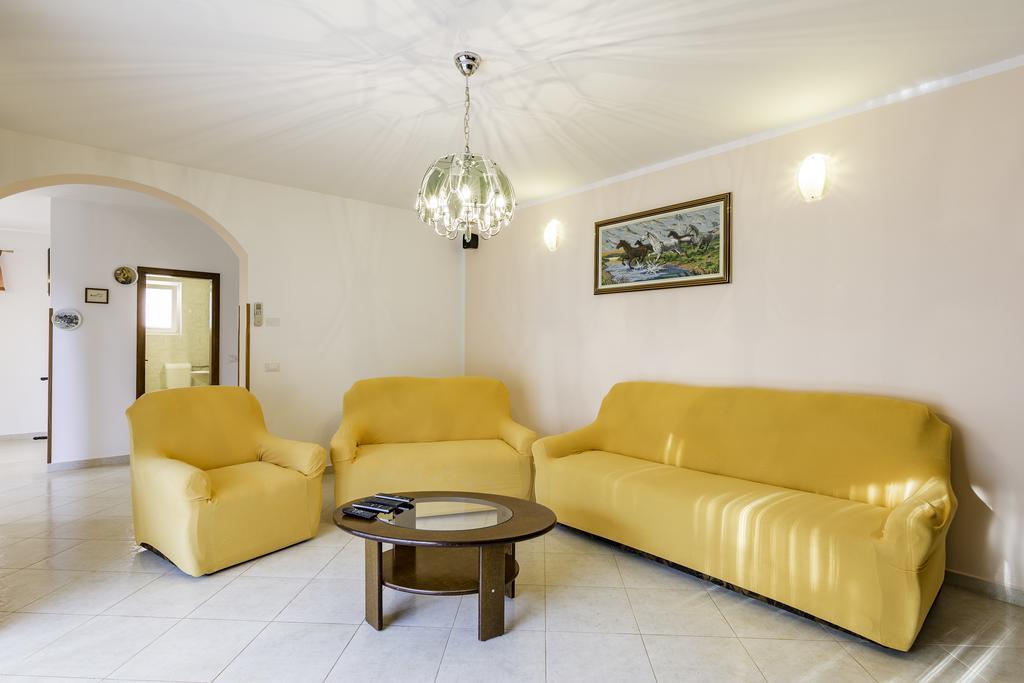Apartmani Radmila Nova Vas  Exteriör bild