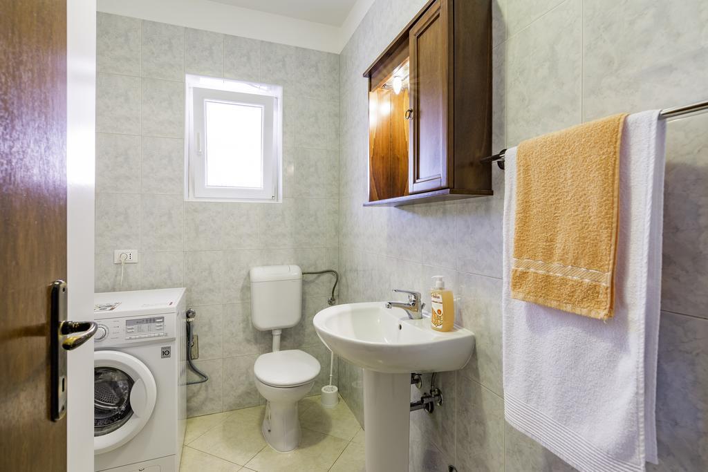 Apartmani Radmila Nova Vas  Exteriör bild