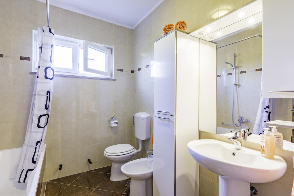 Apartmani Radmila Nova Vas  Exteriör bild