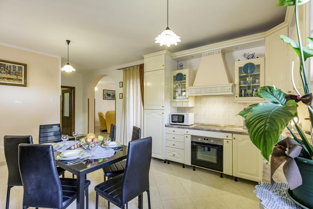 Apartmani Radmila Nova Vas  Exteriör bild