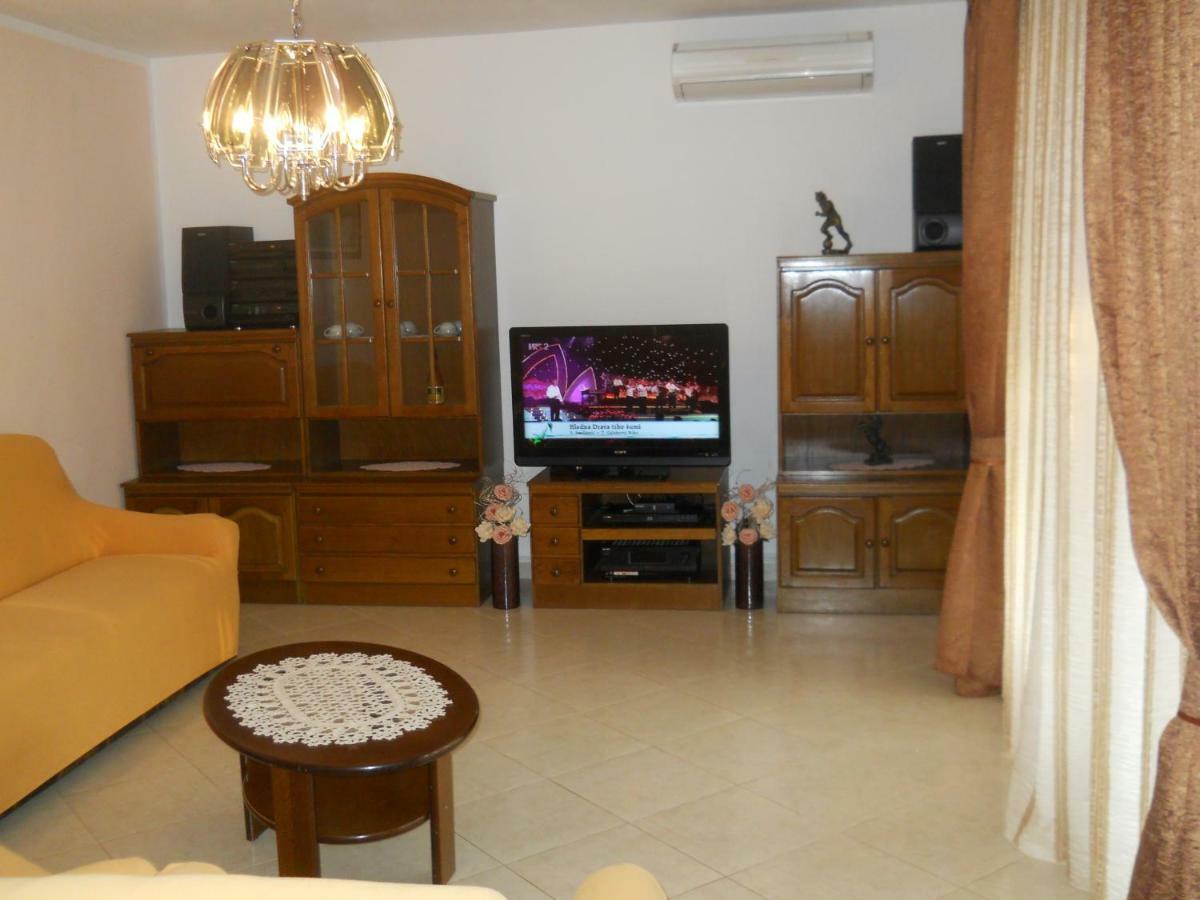 Apartmani Radmila Nova Vas  Exteriör bild